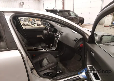 2011 Volvo S40 T5 из США, поврежденный, VIN YV1672MS1B2533800